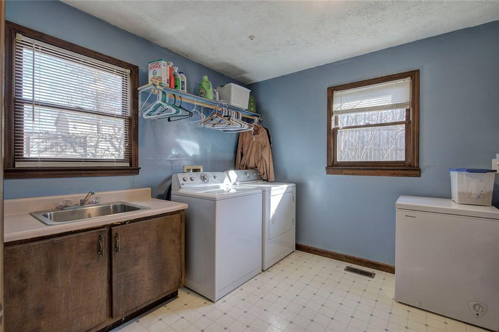 101 Ivy Lane Southeast Cartersville, GA 30121 - Photo 41 of 47 a utility room with closet dryer and washer