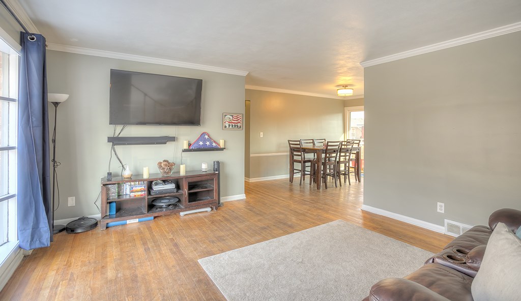 4107 Abbotsford Road Rockford, IL 61107 - Photo 3 of 21 Gallery Image 3