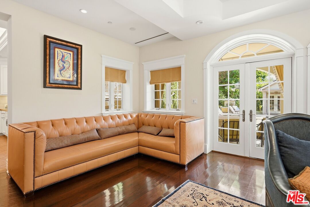 900 Chantilly Road Los Angeles, CA 90077 - Photo 13 of 46