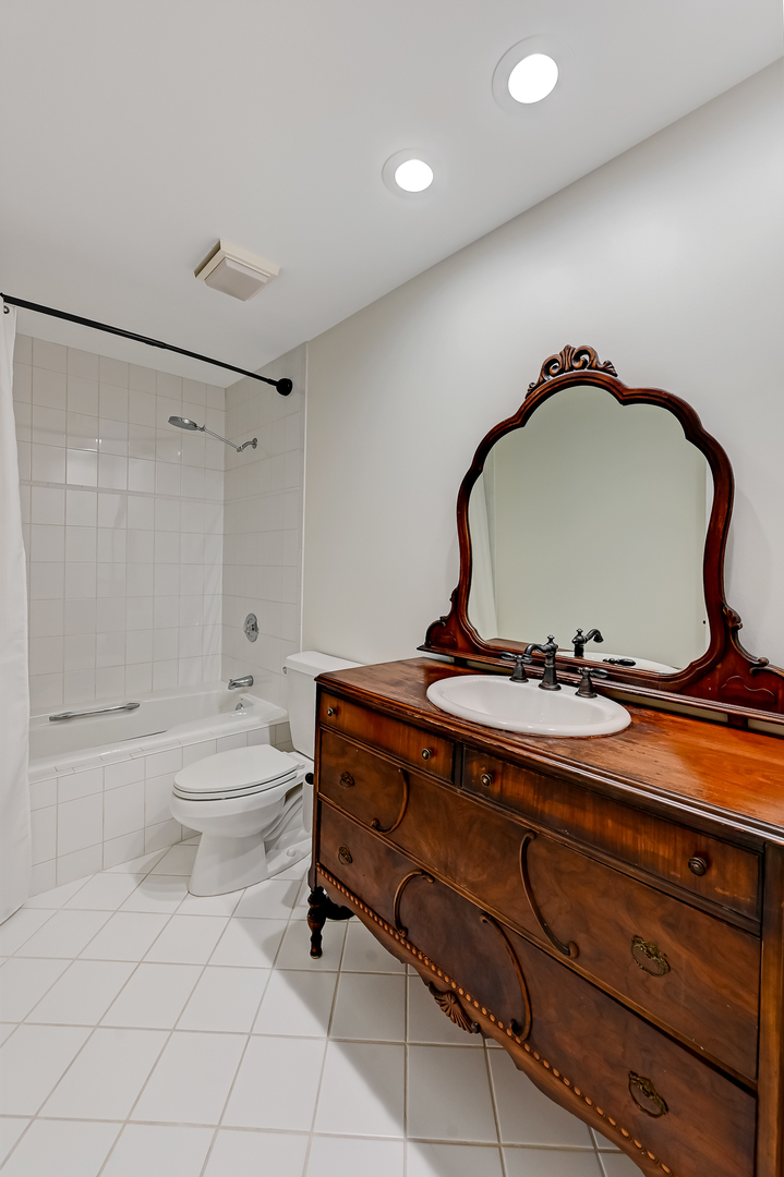 32 Ridgefield Lane Burr Ridge, IL 60527 - Photo 34 of 63 Gallery Image 34