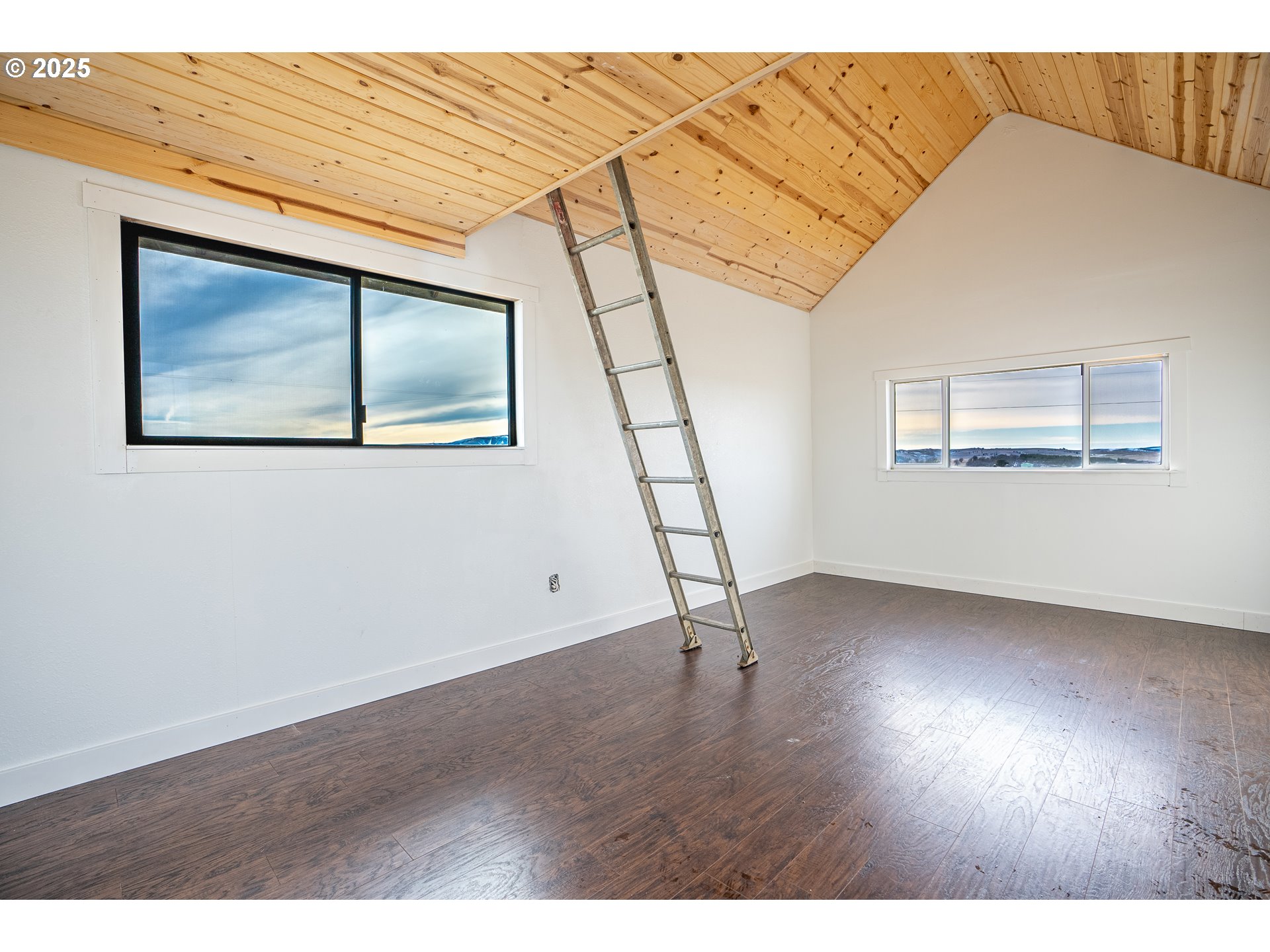 380 Harms Road Centerville, WA 98613 - Photo 3 of 19