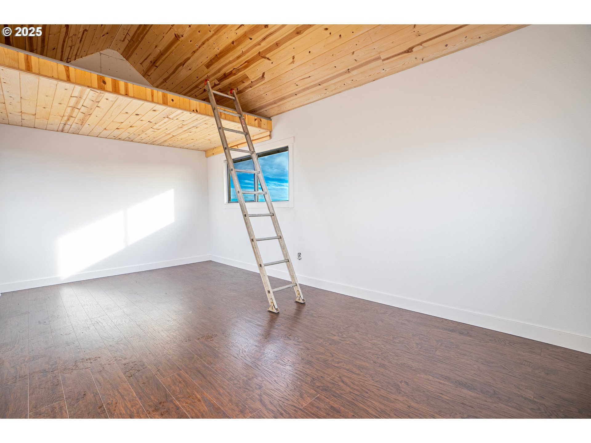 380 Harms Road Centerville, WA 98613 - Photo 4 of 19