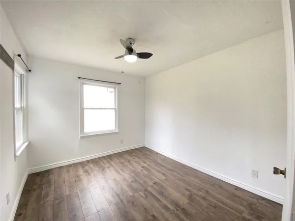 $1,500 | 145 Gordon Drive, Azle, TX 76020