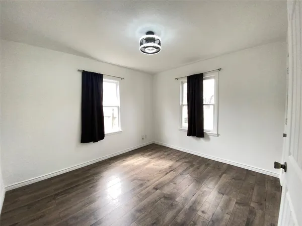 $1,500 | 145 Gordon Drive, Azle, TX 76020