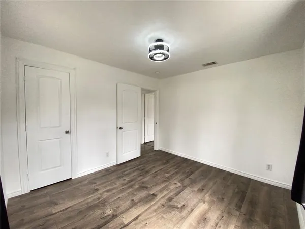 $1,500 | 145 Gordon Drive, Azle, TX 76020