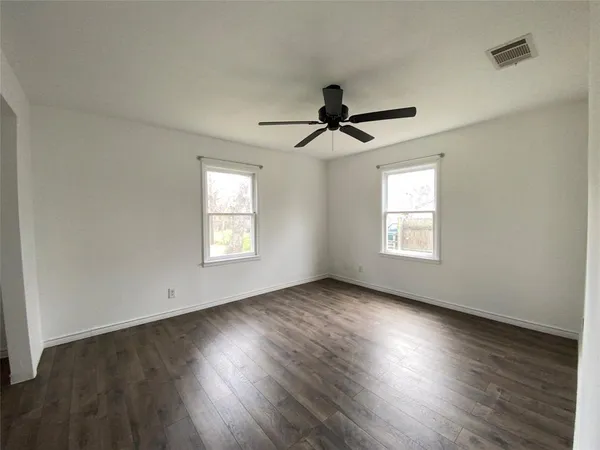 $1,500 | 145 Gordon Drive, Azle, TX 76020