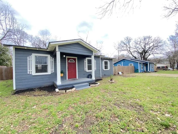 $1,500 | 145 Gordon Drive, Azle, TX 76020