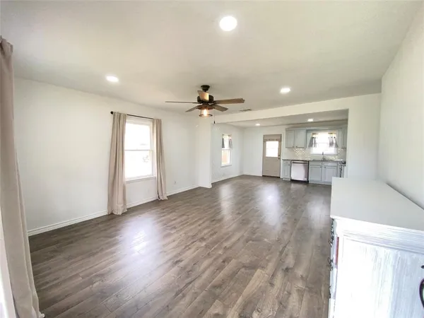 $1,500 | 145 Gordon Drive, Azle, TX 76020