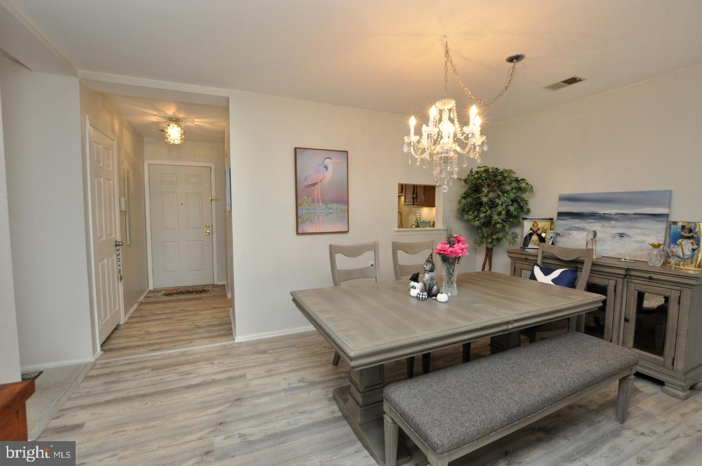 11 East Berwin Way Mount Laurel, NJ 08054 - Photo 7 of 22 Dining Area