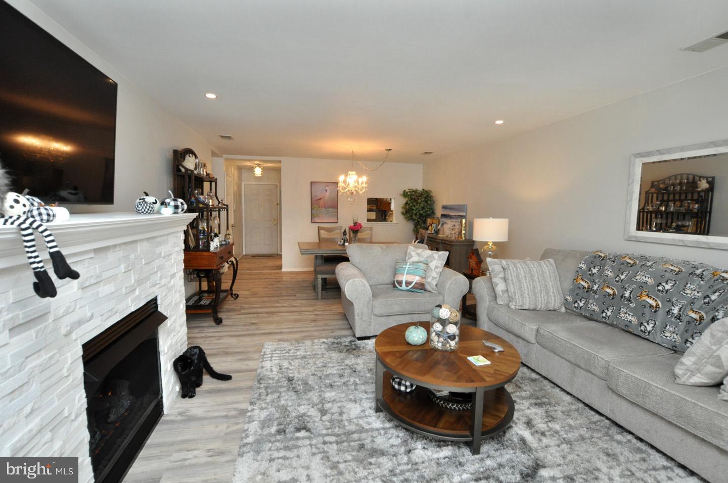 11 East Berwin Way Mount Laurel, NJ 08054 - Photo 9 of 22 Gas Fireplace