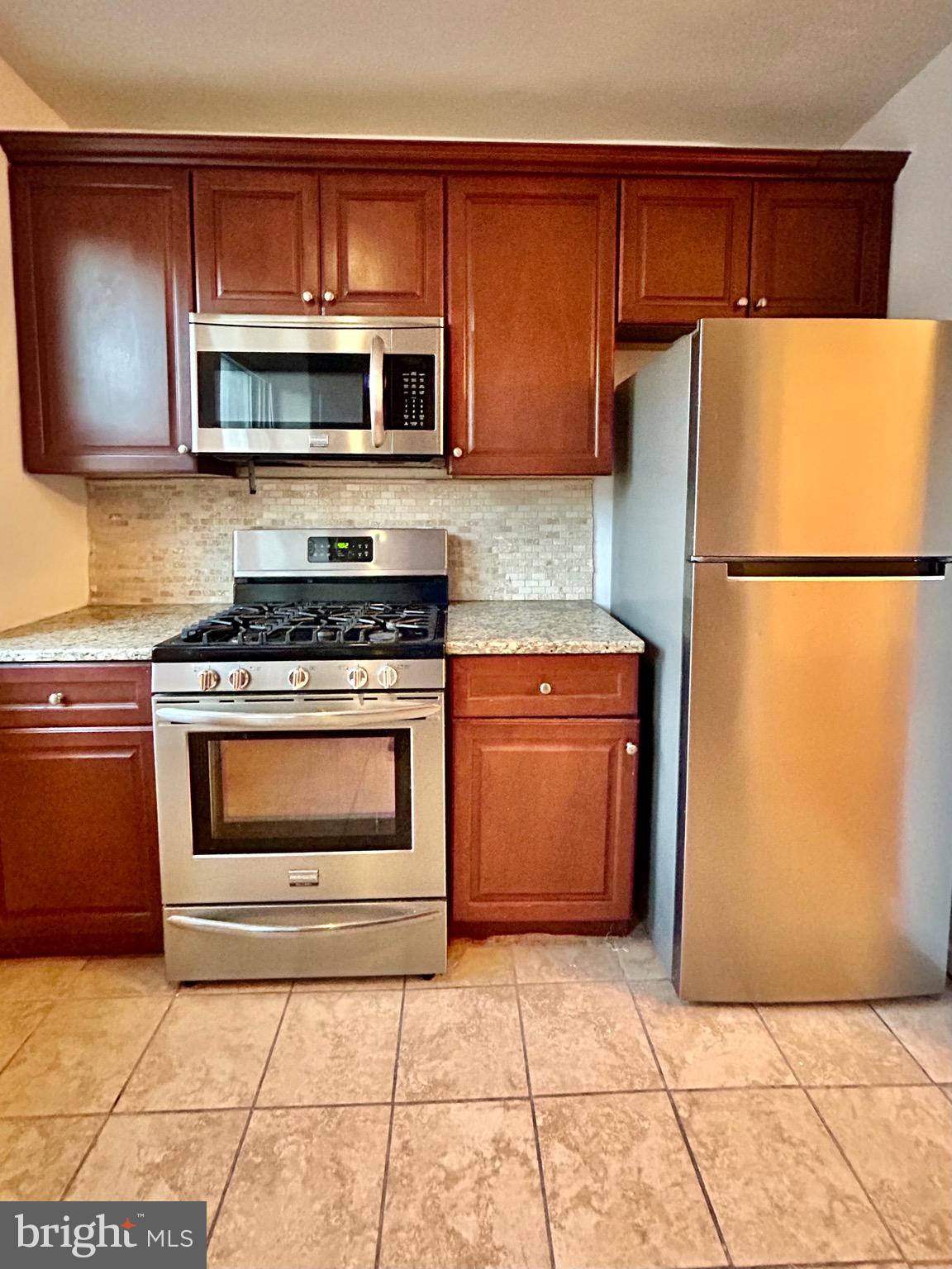 7137 Gillespie Street Philadelphia, PA 19135 - Photo 12 of 36