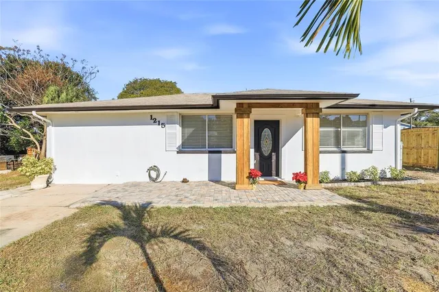 $2,500 | 1215 New York Avenue, Palm Harbor, FL 34683