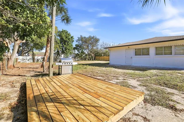 $2,500 | 1215 New York Avenue, Palm Harbor, FL 34683