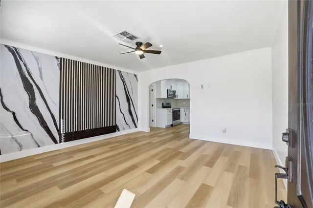 $2,500 | 1215 New York Avenue, Palm Harbor, FL 34683