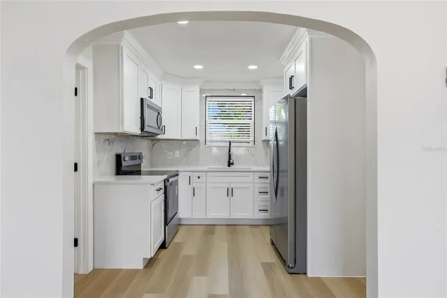 $2,500 | 1215 New York Avenue, Palm Harbor, FL 34683