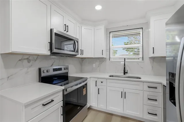 $2,500 | 1215 New York Avenue, Palm Harbor, FL 34683