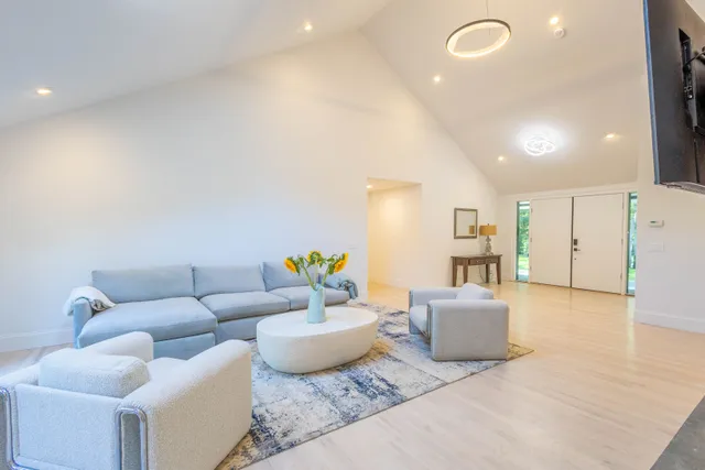 $120,000 | Undisclosed Address, Southampton, NY 11968