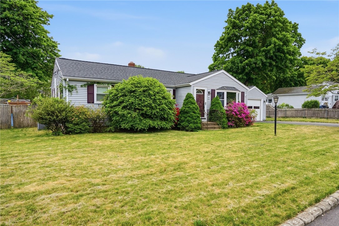 14 Beatrice Avenue Warwick, RI 02889 - Photo 2 of 31