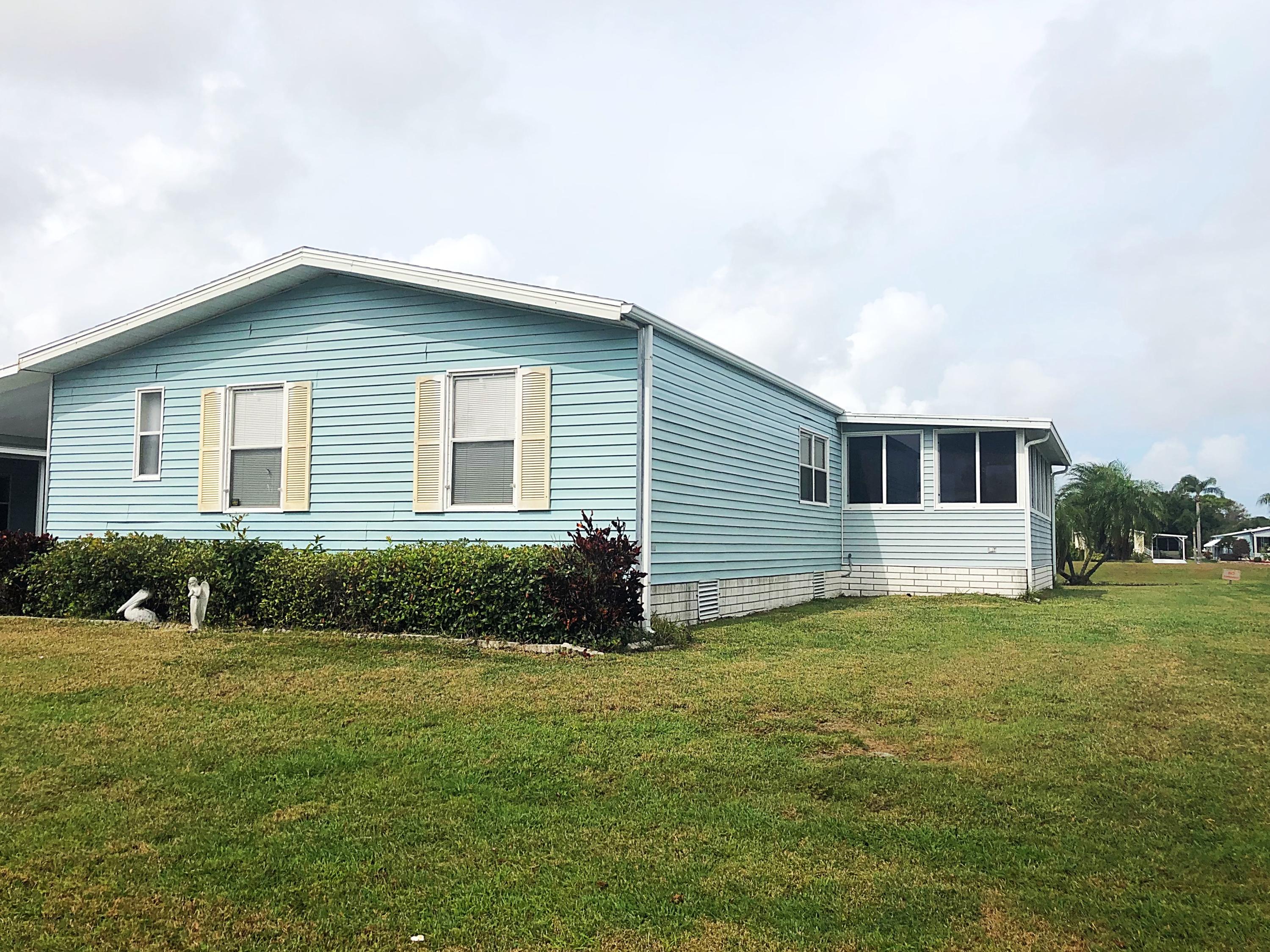 532 Thames Bluff Ridge, Unit 16 Fort Pierce, FL 34982 - Photo 3 of 14 E06D11E2-4973-4A40-BB60-AE3C63F09E70