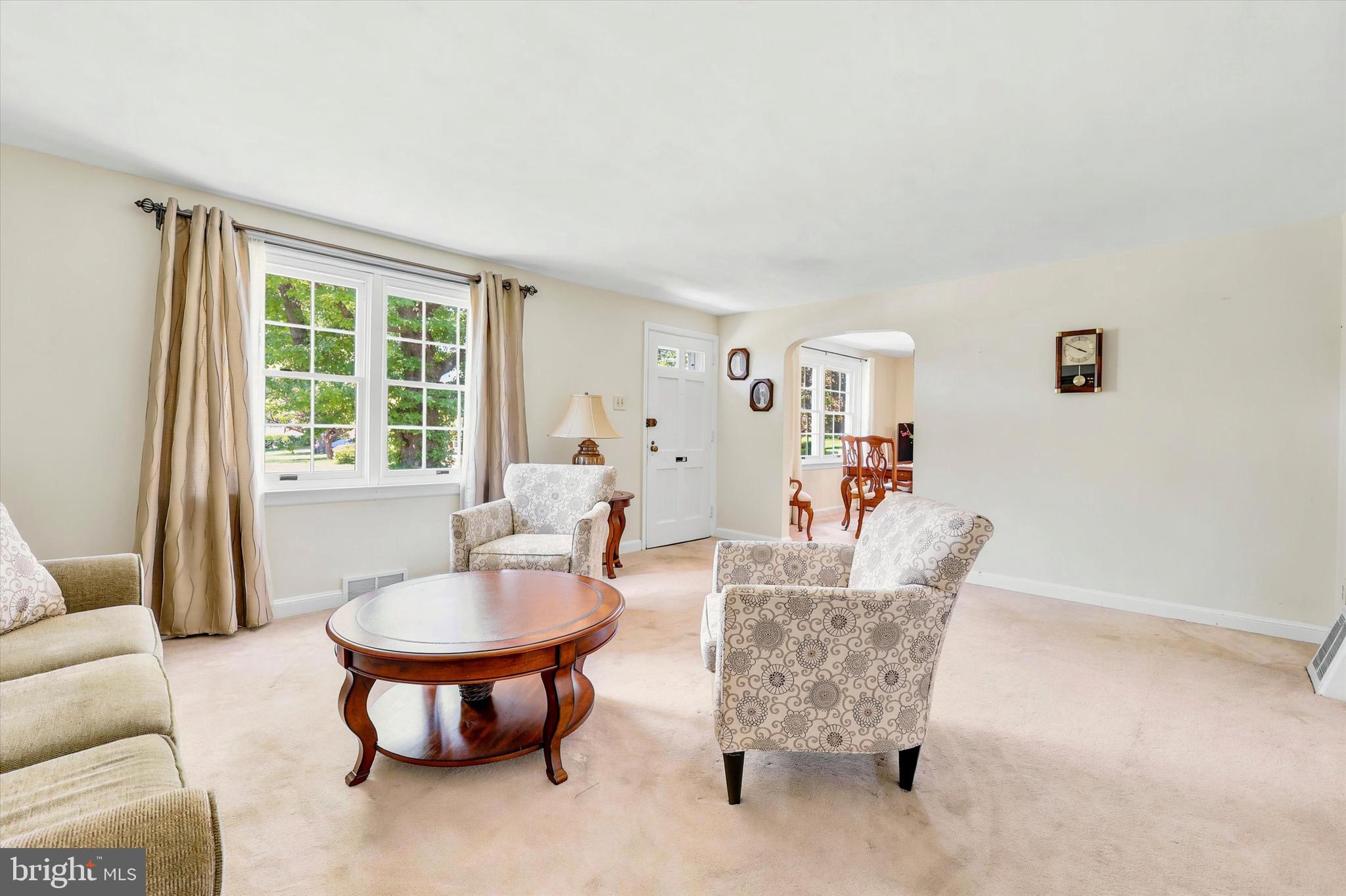 405 Brentwood Road Havertown, PA 19083 - Photo 3 of 39 Living Room