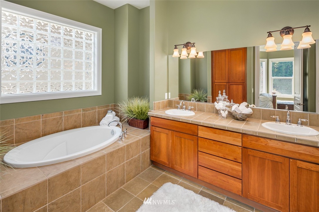 23939 Northeast Adair Road Redmond, WA 98053 - Photo 14 of 25