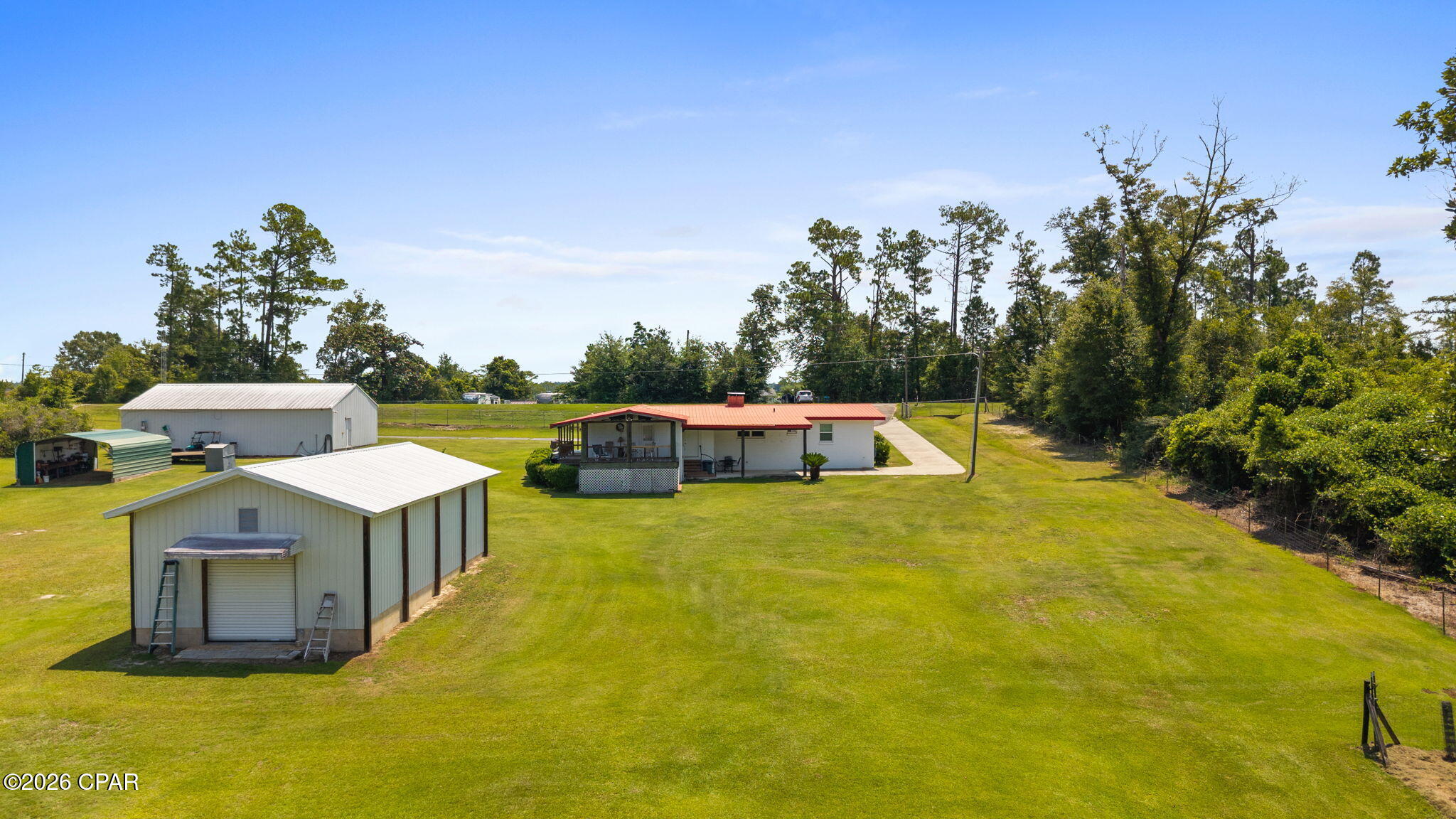 379 Lakepoint Road Alford, FL 32420 - Photo 3 of 61