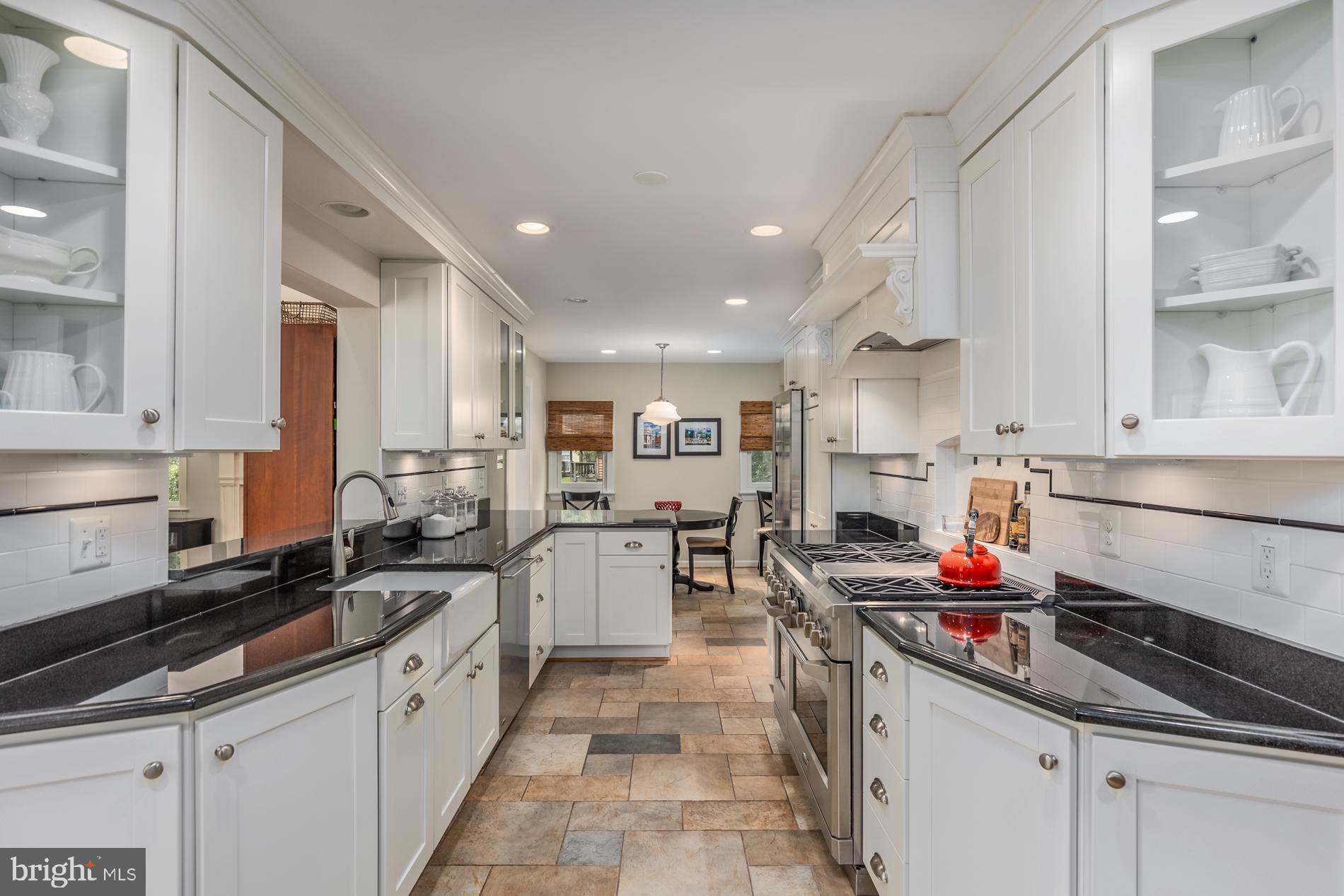 9803 Vale Road Vienna, VA 22181 - Photo 12 of 51 Gallery Image 12