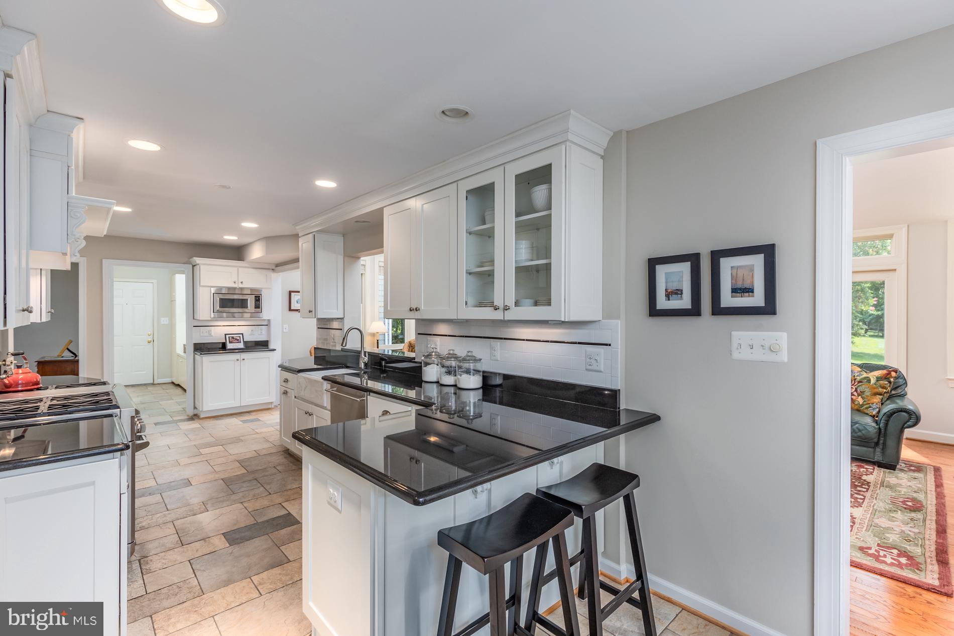 9803 Vale Road Vienna, VA 22181 - Photo 13 of 51 Gallery Image 13