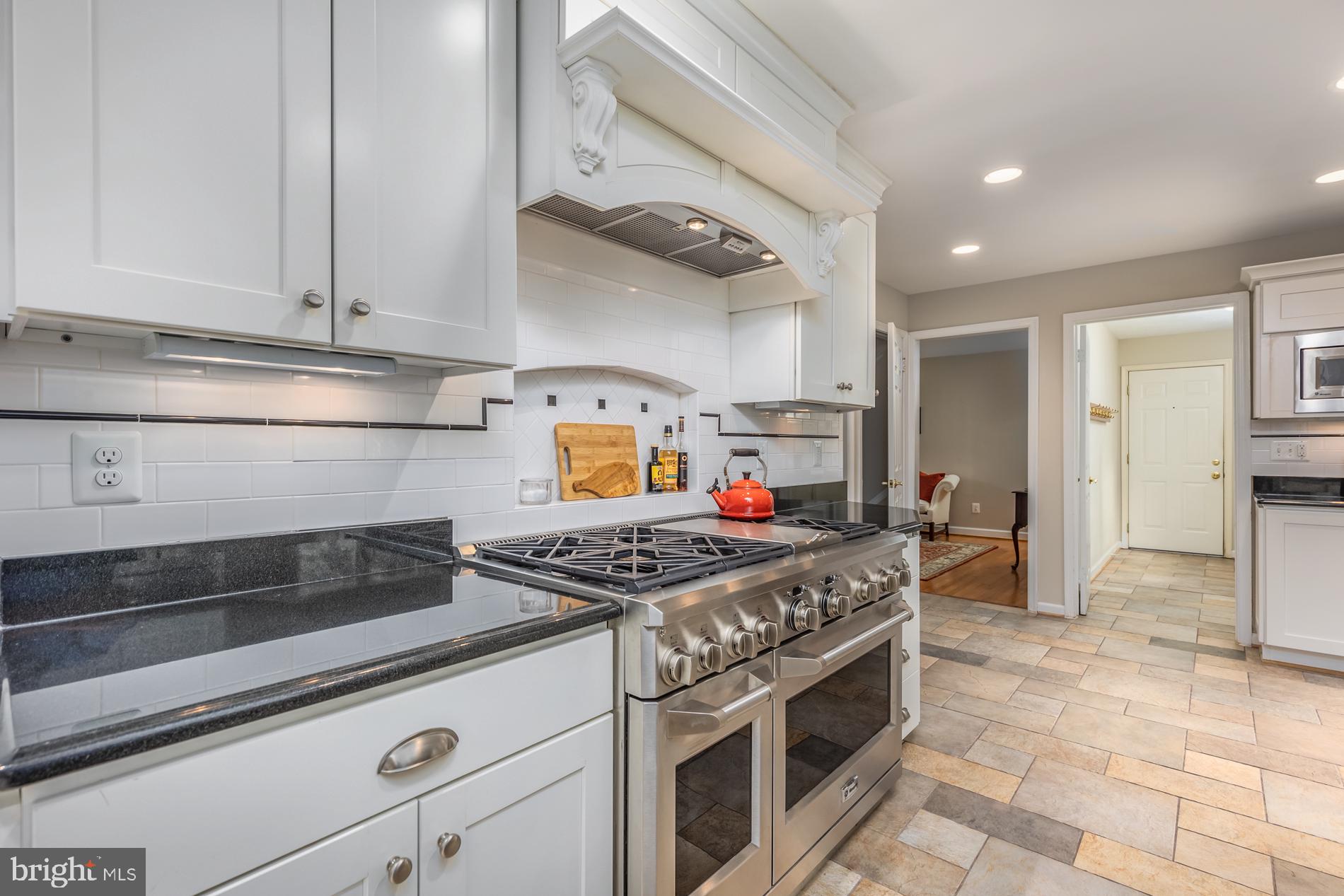9803 Vale Road Vienna, VA 22181 - Photo 14 of 51 Gallery Image 14