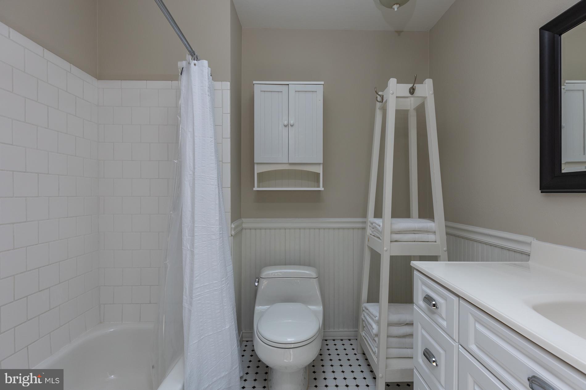 9803 Vale Road Vienna, VA 22181 - Photo 36 of 51 Gallery Image 36