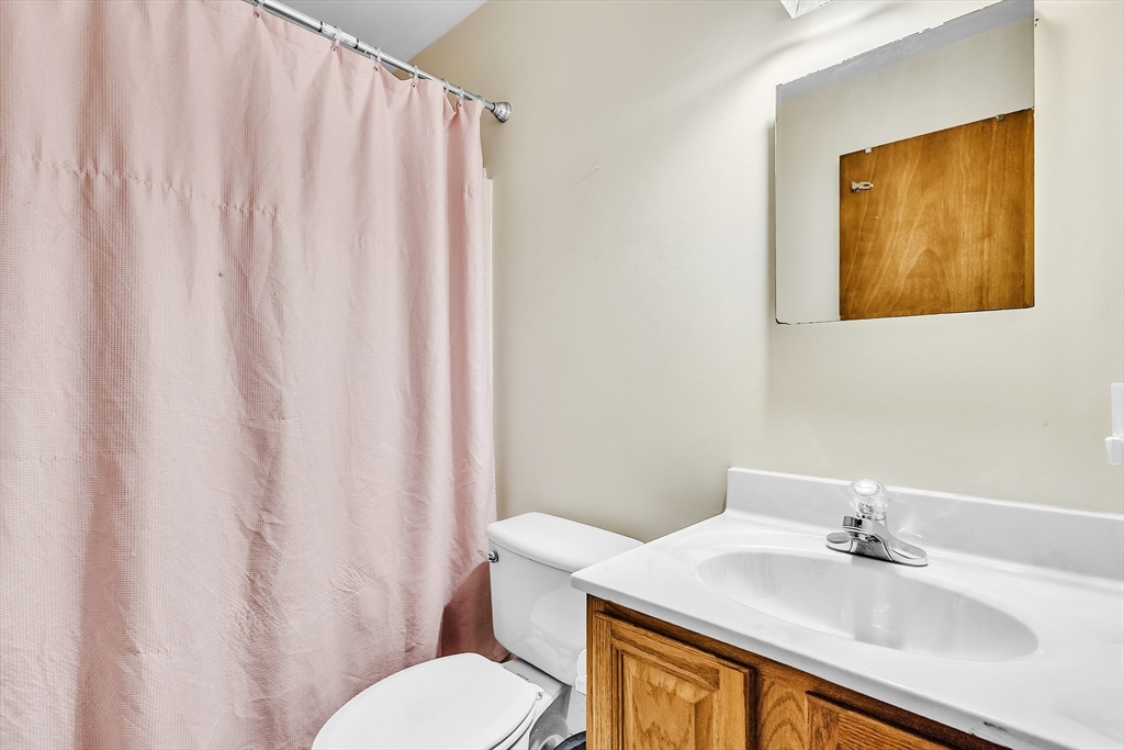 21 Arrowsic Street Worcester, MA 01606 - Photo 14 of 25
