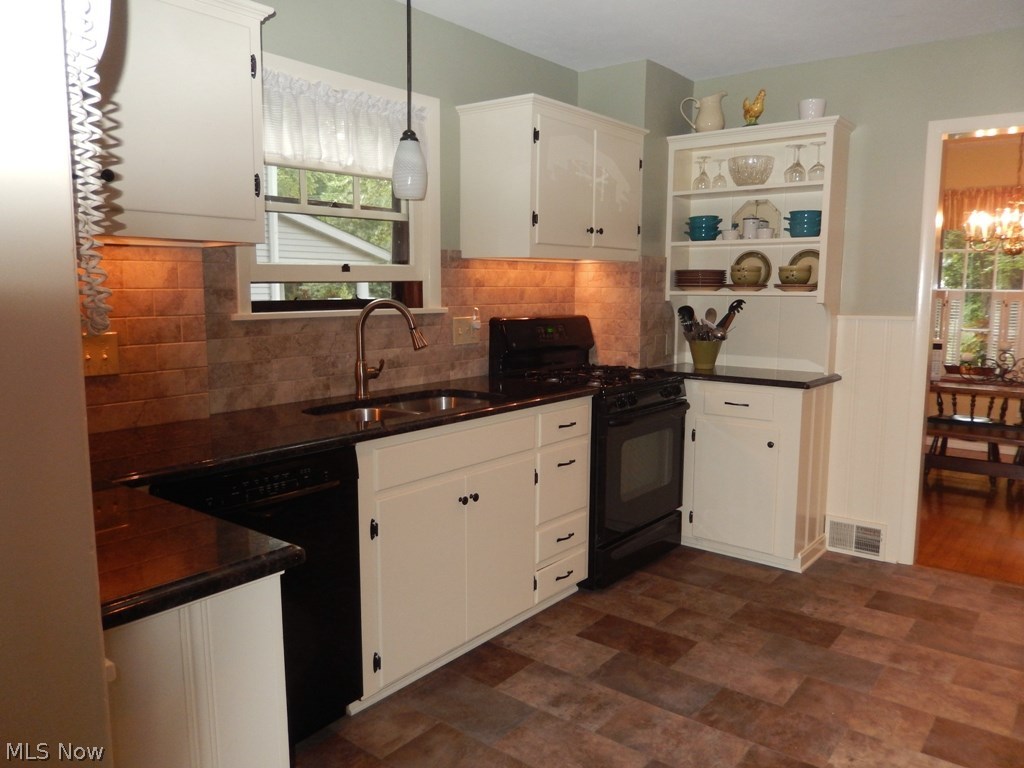 2920 Lee Road Silver Lake, OH 44224 - Photo 7 of 25