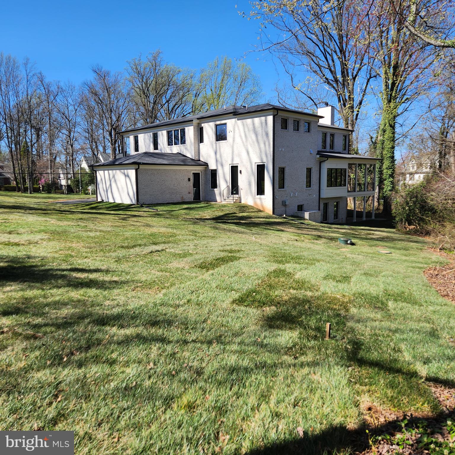 1055 Swinks Mill Road McLean, VA 22102 - Photo 29 of 47 Gigantic yard