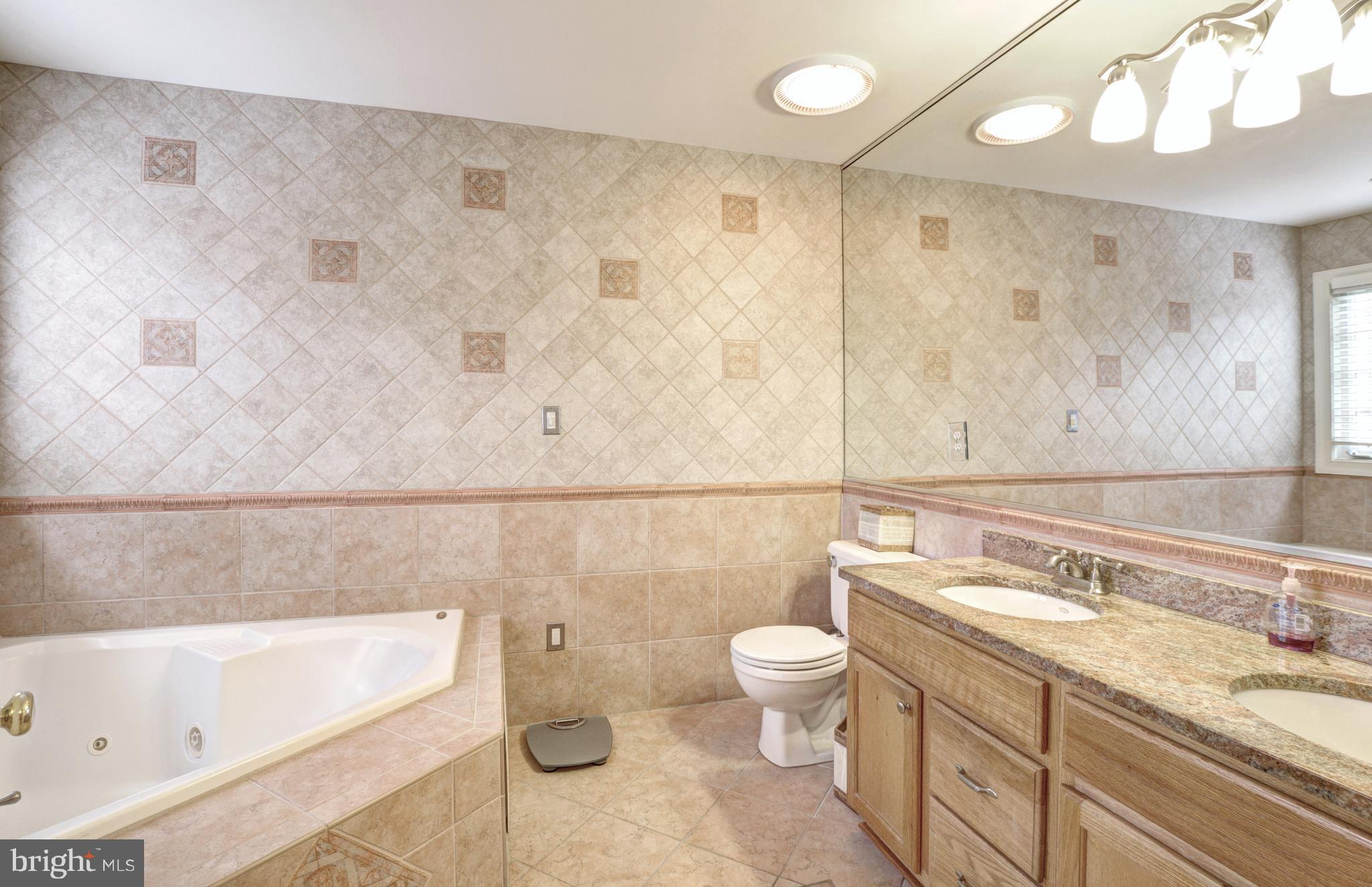 6493 Topsails Lane Springfield, VA 22150 - Photo 18 of 30 Bath (Master)