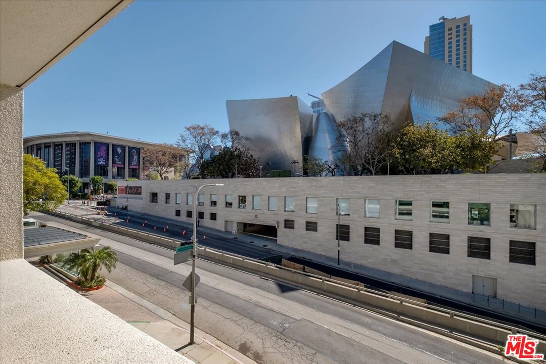 121 South Hope Street, Unit 313 Los Angeles, CA 90012 - Photo 11 of 35