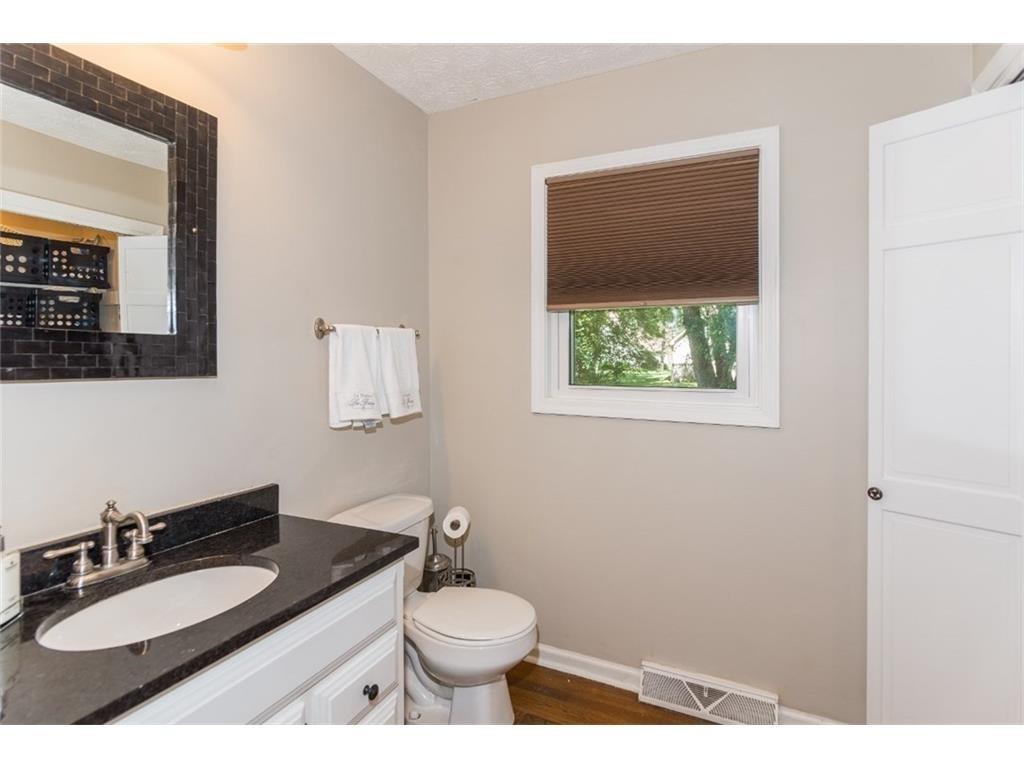 8829 Sawleaf Road Indianapolis, IN 46260 - Photo 13 of 31 Gallery Image 13