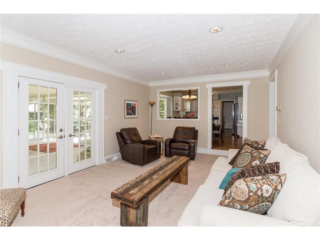 8829 Sawleaf Road Indianapolis, IN 46260 - Photo 17 of 31 Gallery Image 17