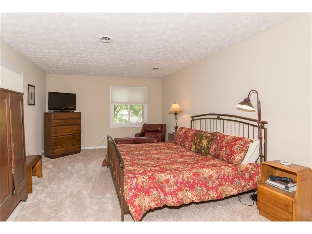 8829 Sawleaf Road Indianapolis, IN 46260 - Photo 20 of 31 Gallery Image 20