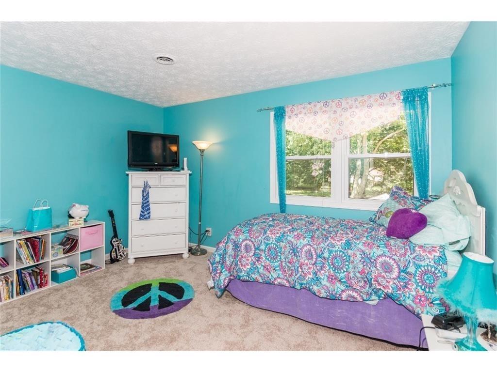 8829 Sawleaf Road Indianapolis, IN 46260 - Photo 23 of 31 Gallery Image 23