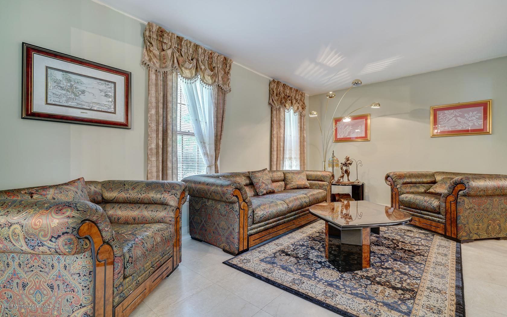 55 Bates Road Jackson, NJ 08527 - Photo 13 of 47 Living Room