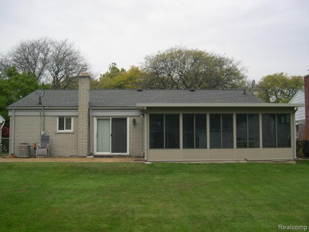 14364 Merriman Road Livonia, MI 48154 - Photo 2 of 21 BACK VIEW