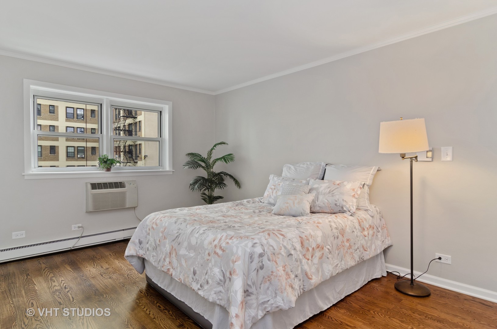 6121 North Sheridan Road, Unit 2D Chicago, IL 60660 - Photo 11 of 16