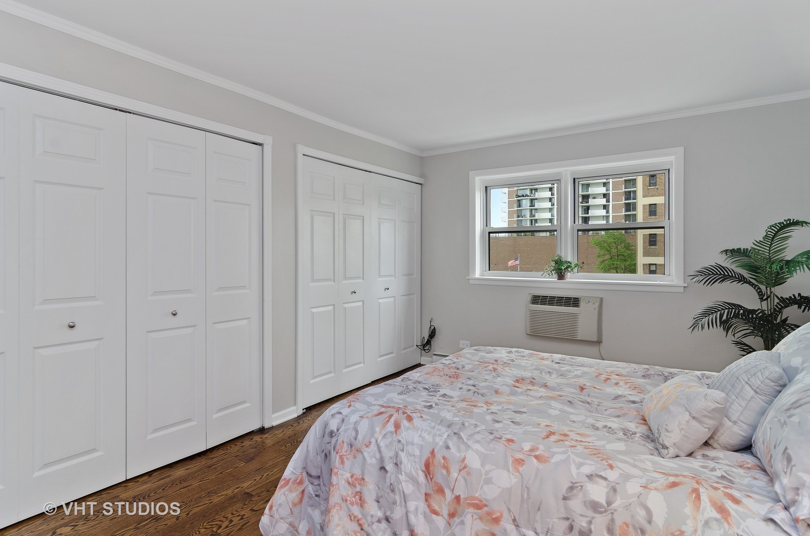 6121 North Sheridan Road, Unit 2D Chicago, IL 60660 - Photo 12 of 16