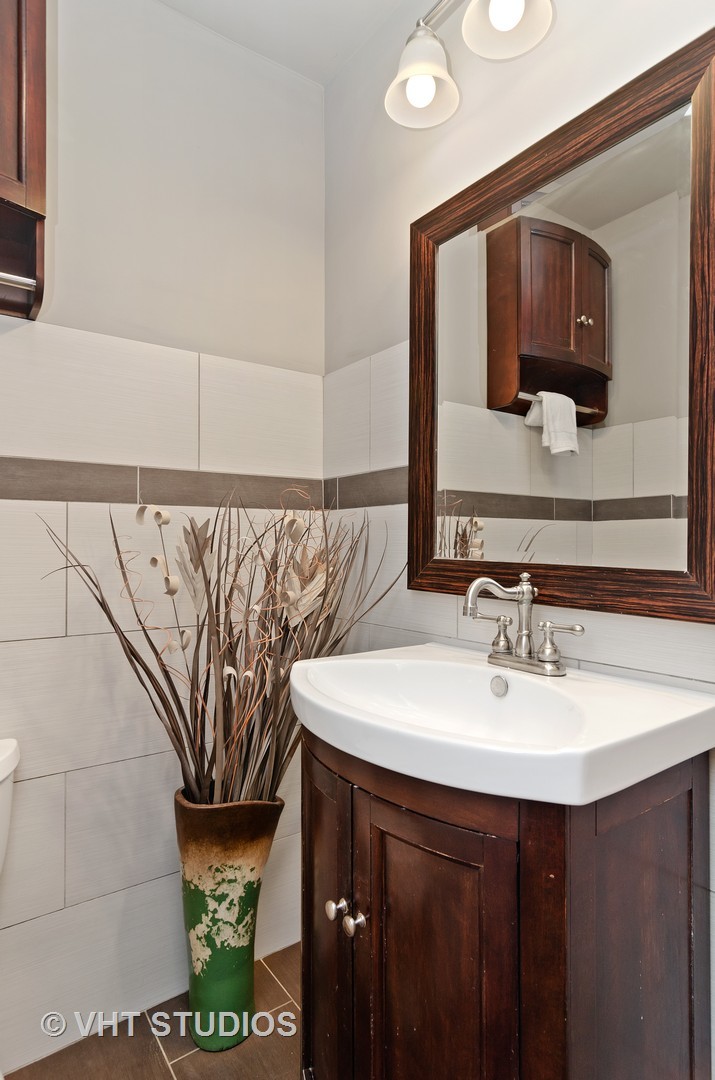 6121 North Sheridan Road, Unit 2D Chicago, IL 60660 - Photo 14 of 16