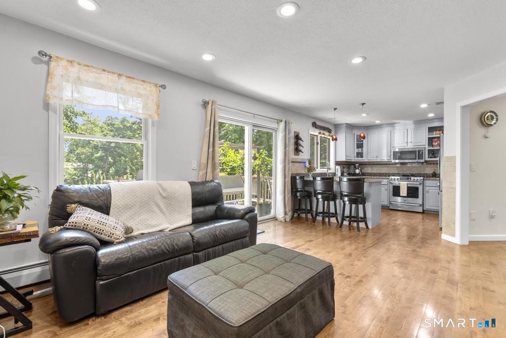 2 Brickham Way Burlington, CT 06013 - Photo 13 of 37