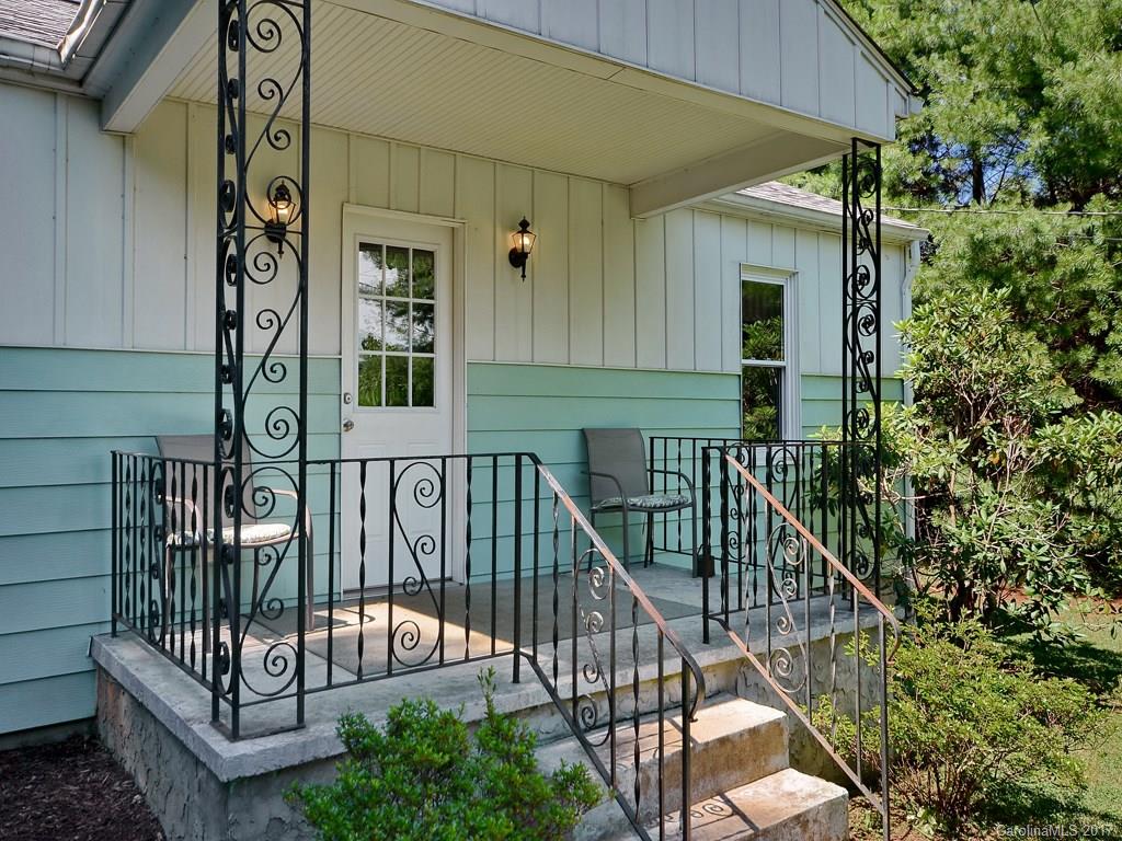 9 Hickory Tree Road Asheville, NC 28805 - Photo 2 of 18 Gallery Image 2