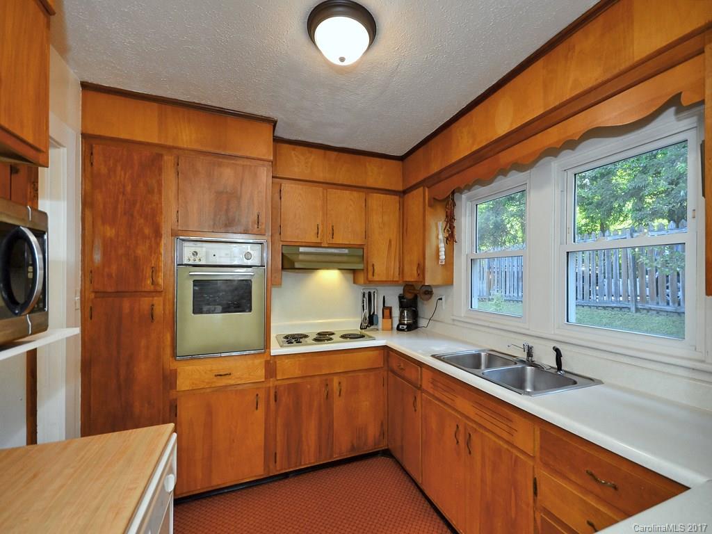 9 Hickory Tree Road Asheville, NC 28805 - Photo 8 of 18 Gallery Image 8