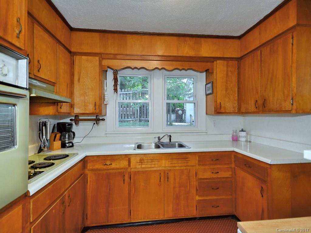 9 Hickory Tree Road Asheville, NC 28805 - Photo 9 of 18 Gallery Image 9