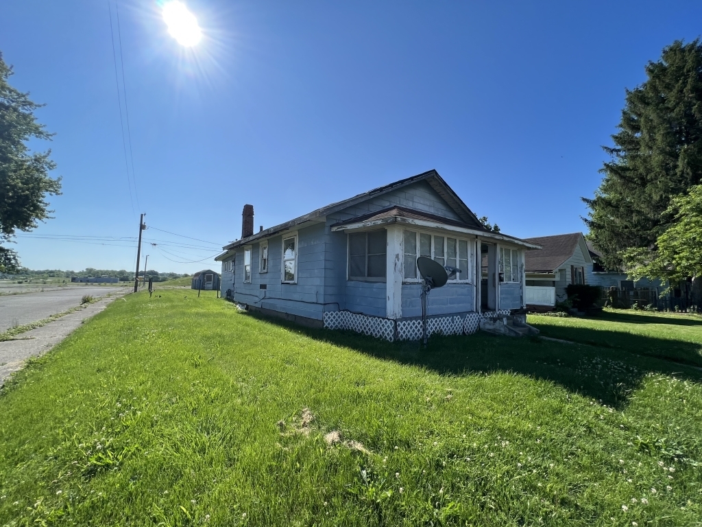 2802 Pitt Street Anderson, IN 46016 - Photo 3 of 27
