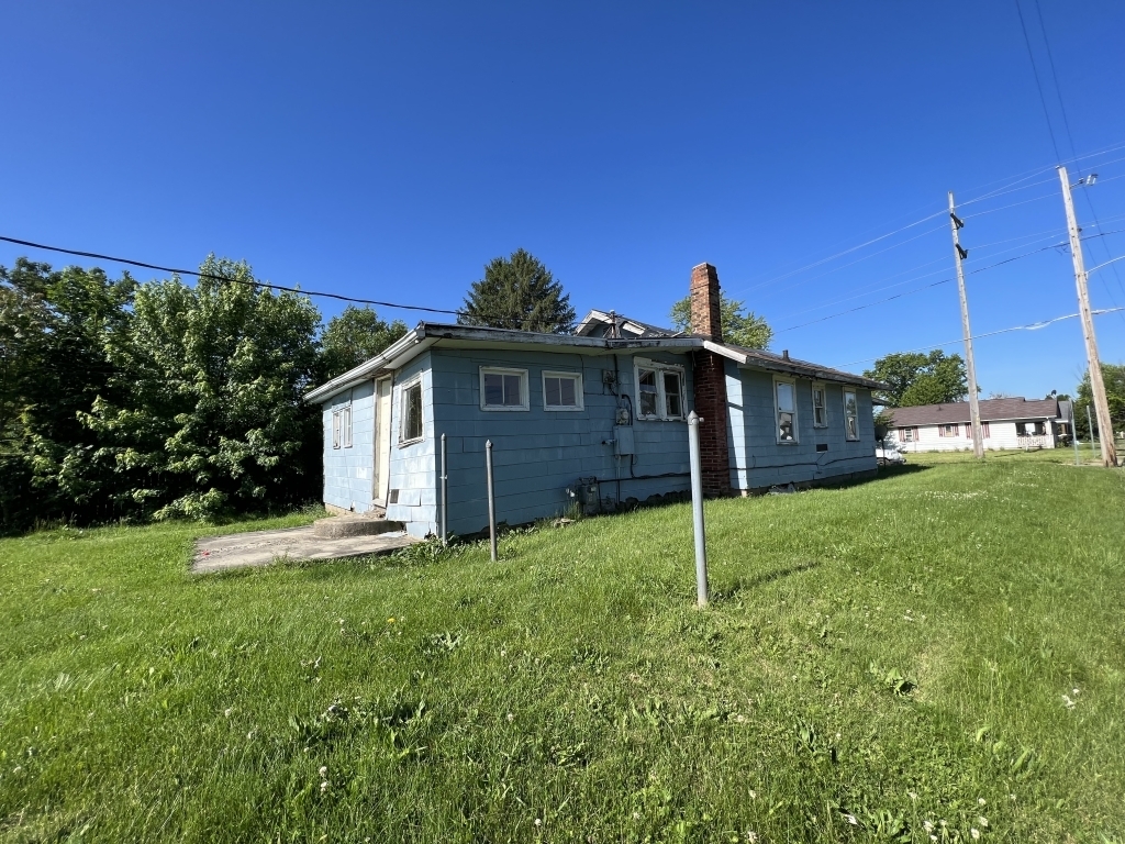 2802 Pitt Street Anderson, IN 46016 - Photo 5 of 27